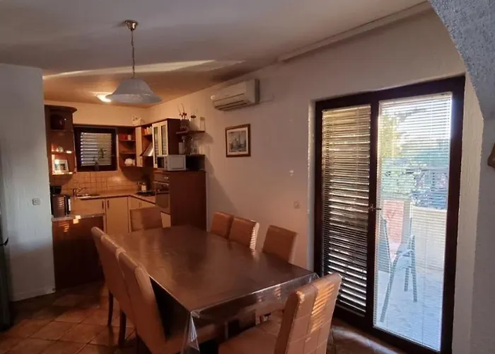 Apartment Luka *