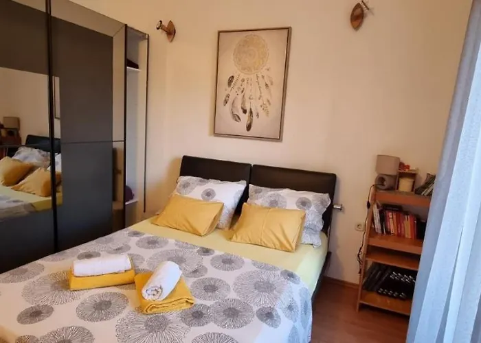 Luka Apartment *